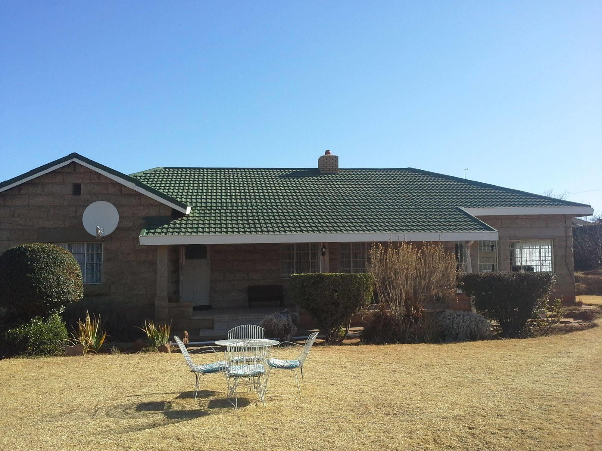 Bird Haven Guesthouse Hlotse Exteriör bild